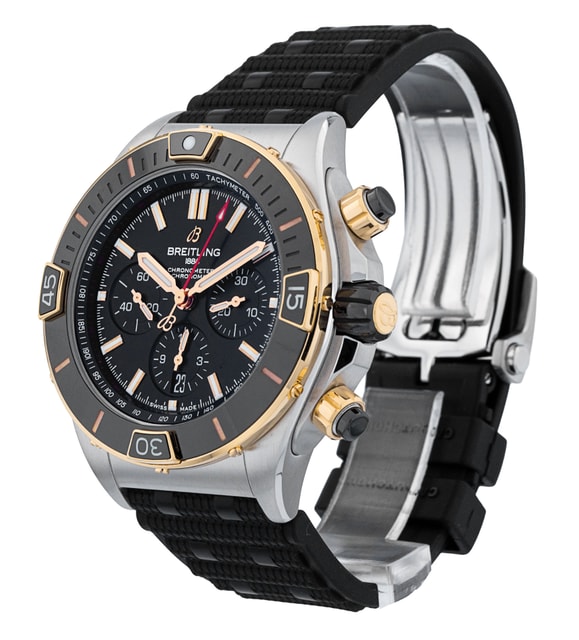 Breitling Super Chronomat B01 44 UB0136 Image 2